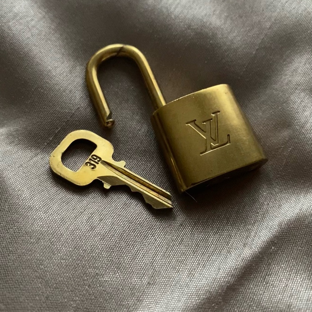 Louis Vuitton Padlock & Key No. 319